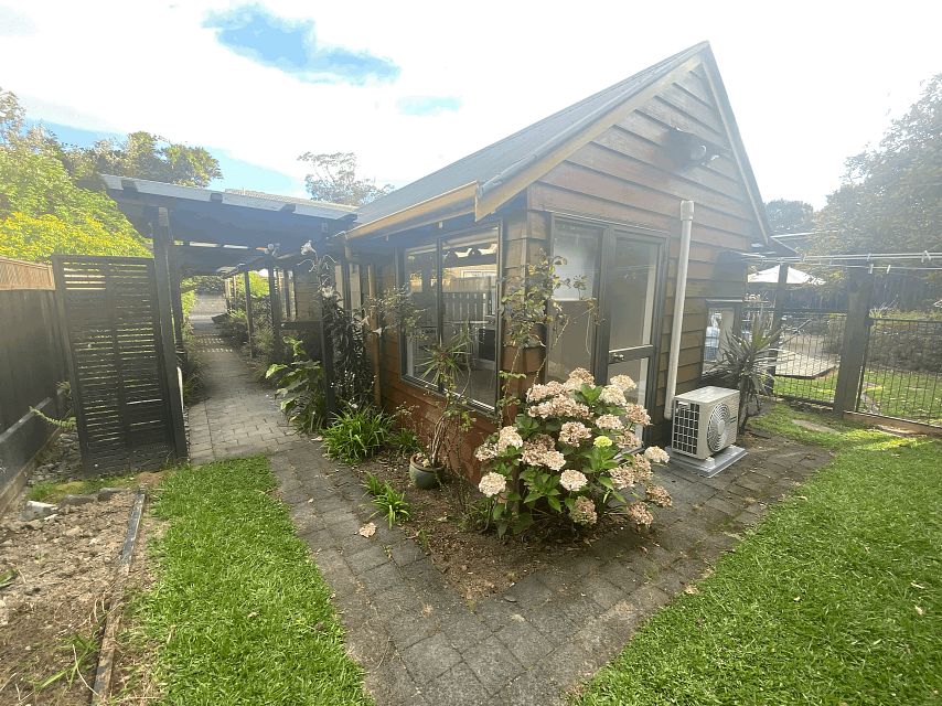 House for rent Auckland 11B Fairway Drive, Mount Roskill myRent.co.nz
