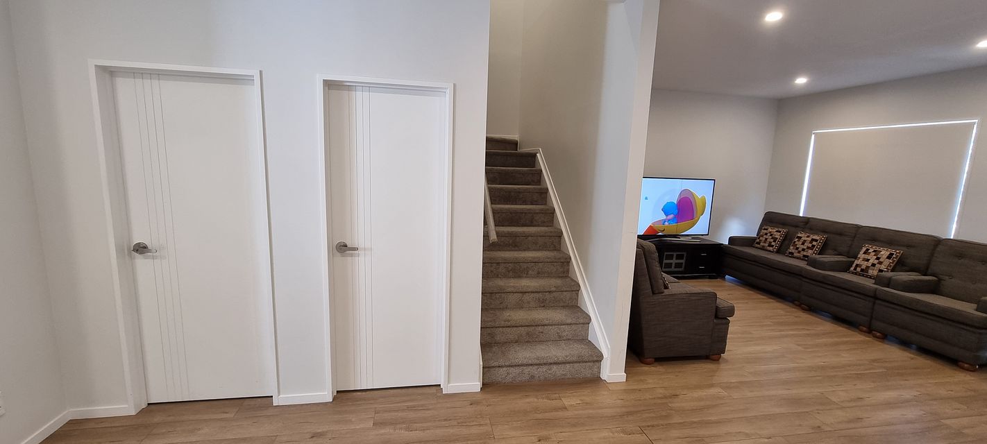 Townhouse for rent Auckland 19 Kaimai Avenue, Massey myRent.co.nz