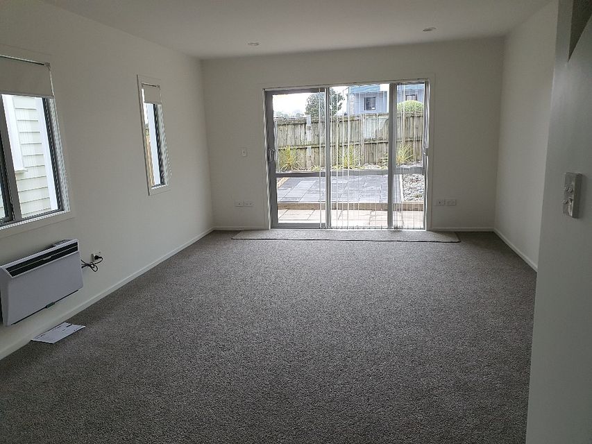 Townhouse for rent Auckland 9/6 John Jennings Drive, Oteha myRent.co.nz