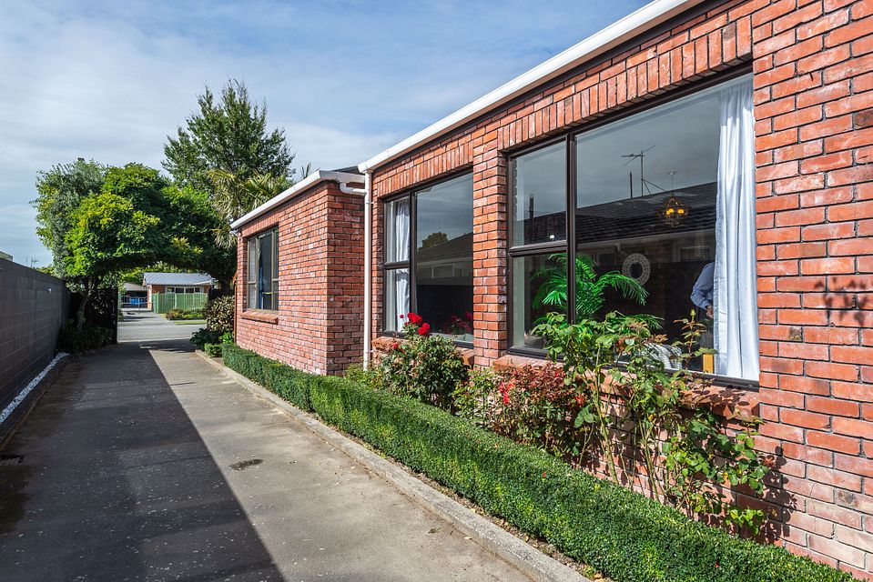 House for rent Christchurch 327 Avonhead Road, Avonhead myRent.co.nz