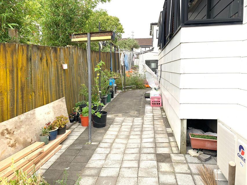 House for rent Auckland 42 Santiago Crescent, Unsworth Heights