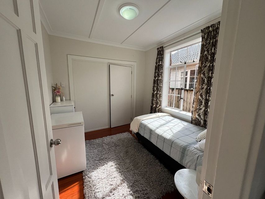 House for rent Auckland 48 Mount Roskill Road, Mount Roskill myRent.co.nz