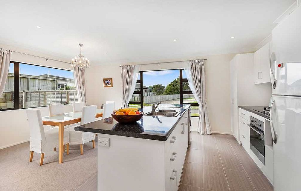 House for rent Porirua 72 Staithes Drive North, Whitby myRent.co.nz