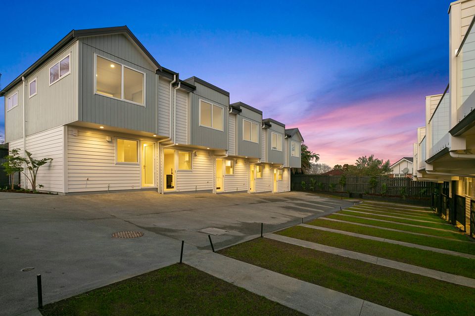 Townhouse for rent Auckland 2/70A Barrack Road, Mount Wellington