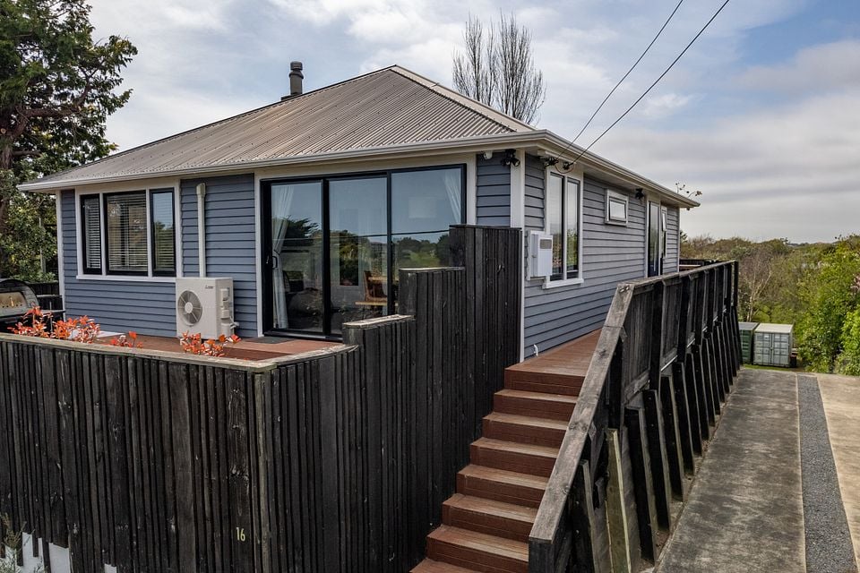House for rent Paraparaumu 16 Tui Road, Raumati Beach myRent.co.nz