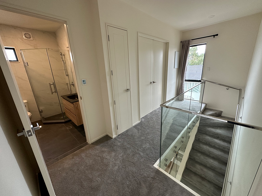 House for rent Auckland 2/8 Sunnybrae Road, Hillcrest myRent.co.nz