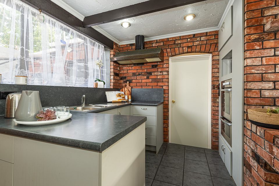 House for rent Christchurch 327 Avonhead Road, Avonhead myRent.co.nz