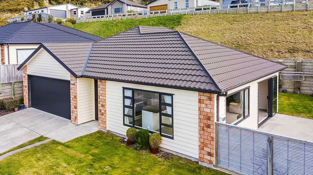 House for rent Porirua 72 Staithes Drive North, Whitby myRent.co.nz