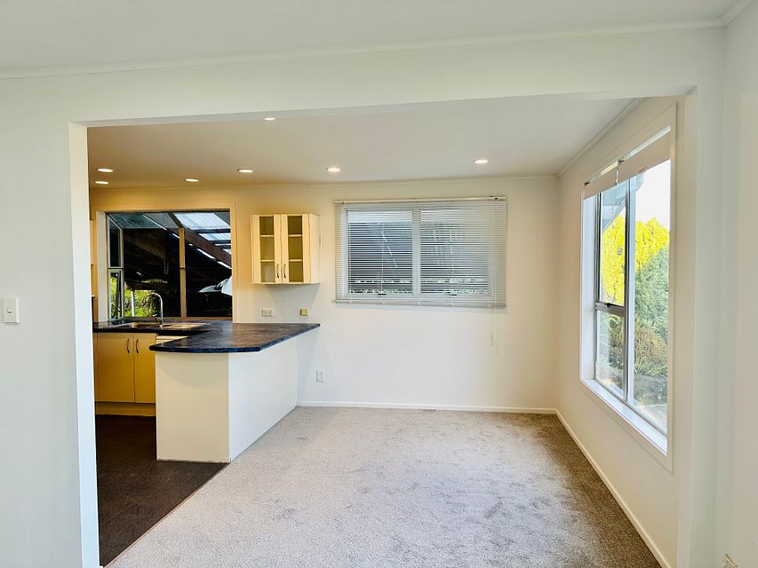 House for rent Auckland 10 Datura Place, Sunnynook myRent.co.nz