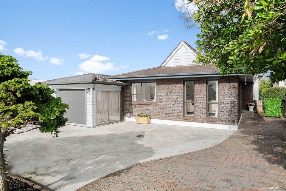 Townhouse for rent Auckland 49 Sandspit Road, Cockle Bay myRent.co.nz