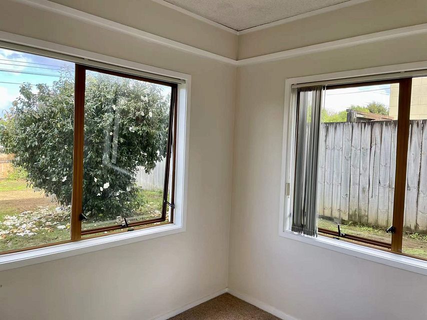 House for rent Auckland 182 Royal Road, Massey myRent.co.nz