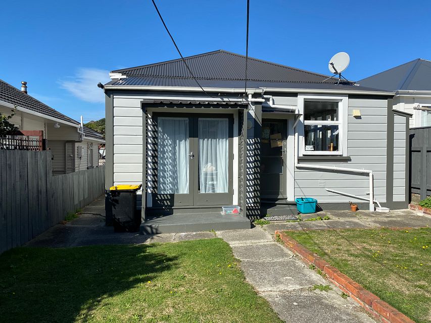 Flat for rent Wellington 6A Te Whiti Street, Kilbirnie myRent.co.nz