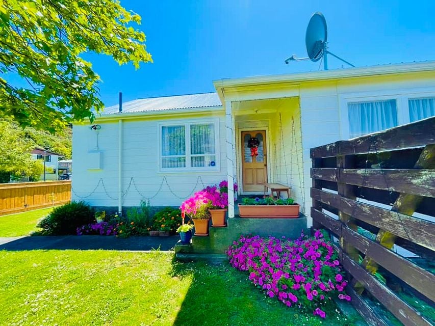 House for rent Lower Hutt 90 Mohaka Street, Wainuiomata myRent.co.nz