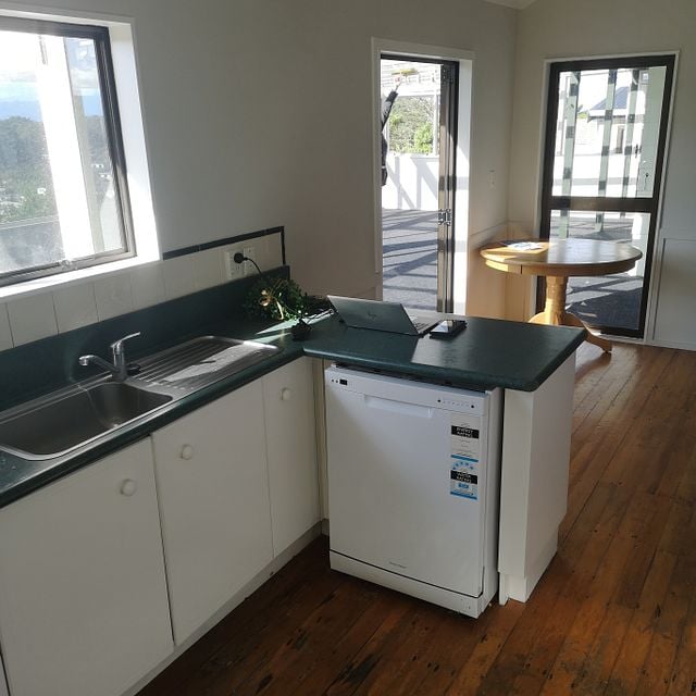 House for rent Wellington 52 Frobisher Street, Island Bay myRent.co.nz