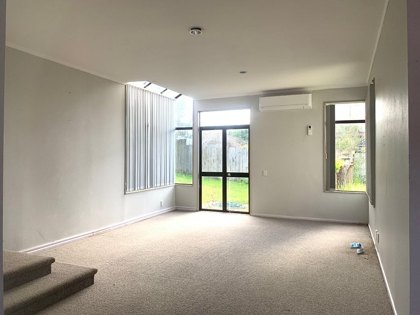 House for rent Auckland 49 Marina View Drive, West Harbour myRent.co.nz