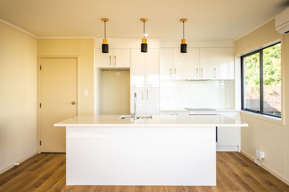 Townhouse for rent Auckland 2/2 Frost Road, Mount Roskill myRent.co.nz