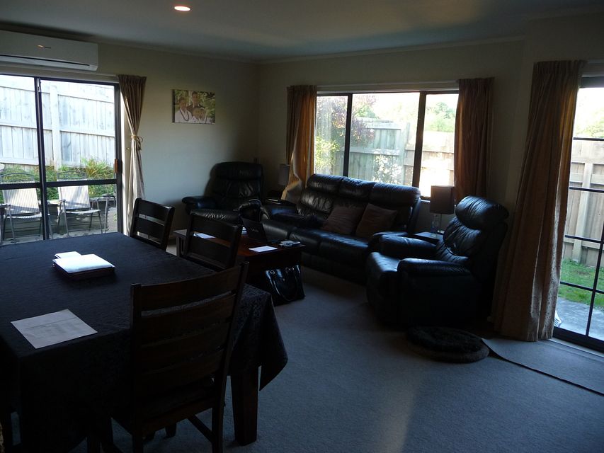 House for rent Porirua 50 Navigation Drive, Whitby myRent.co.nz