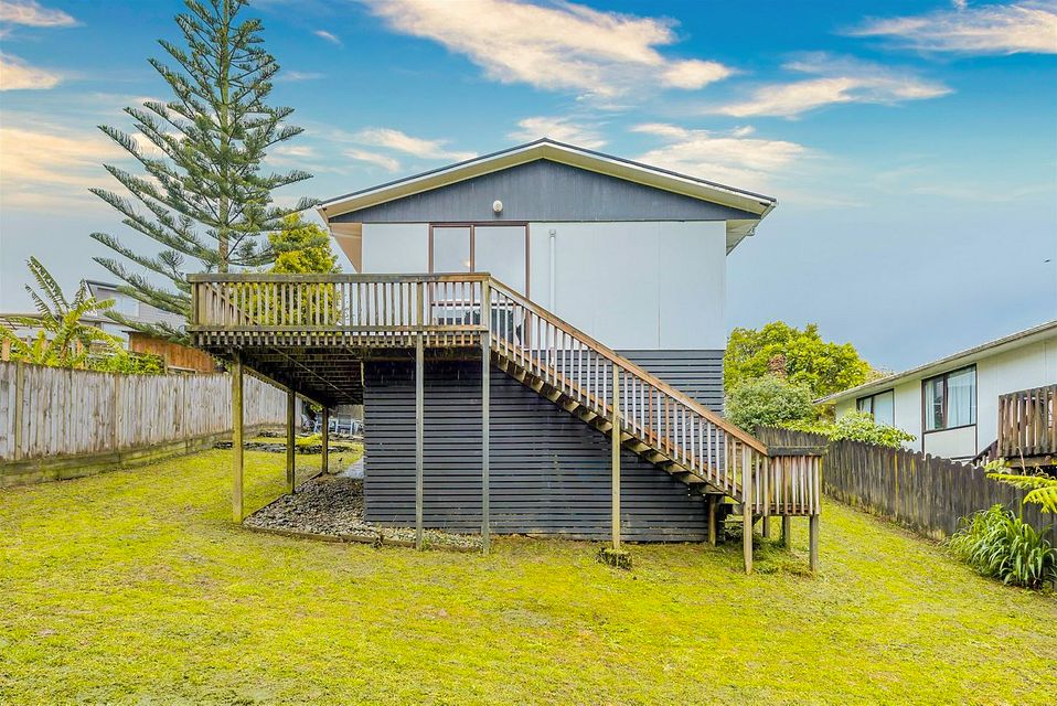 House for rent Auckland 3/23 Rehia Road, Massey myRent.co.nz