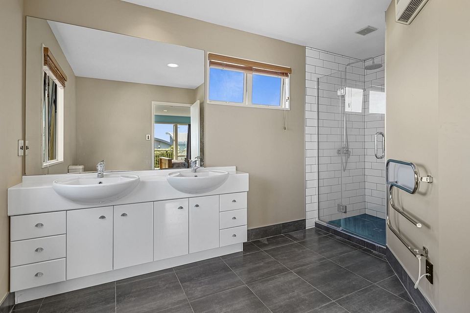 House for rent Christchurch 4 Dunkeld Lane, Redcliffs myRent.co.nz