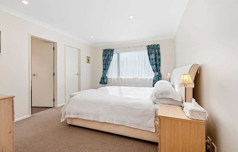 House for rent Porirua 72 Staithes Drive North, Whitby myRent.co.nz